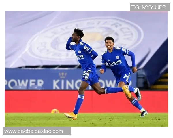 莱斯特城与切尔西激战正酣比分胶着双方争夺胜利的精彩瞬间