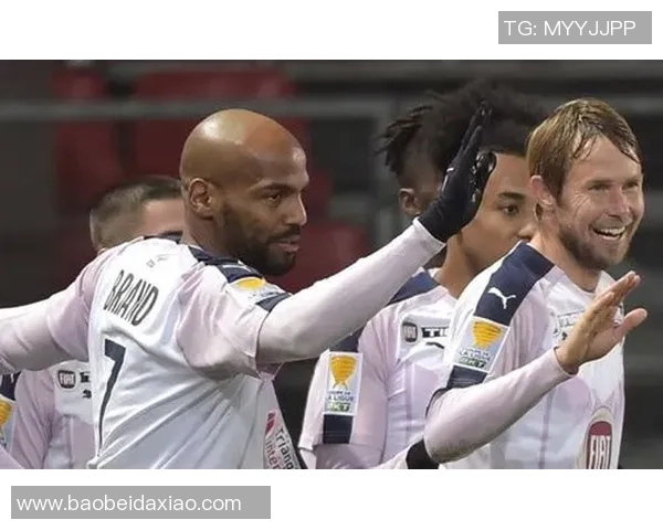 亚眠主场迎战波尔多双方争夺关键三分的激烈对决 亚眠主场迎战波尔多双方争夺关键三分的激烈对决