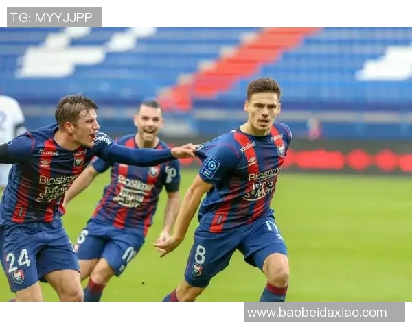 卡昂主场迎战里球队全力争胜期待精彩对决与球迷共庆足球盛宴